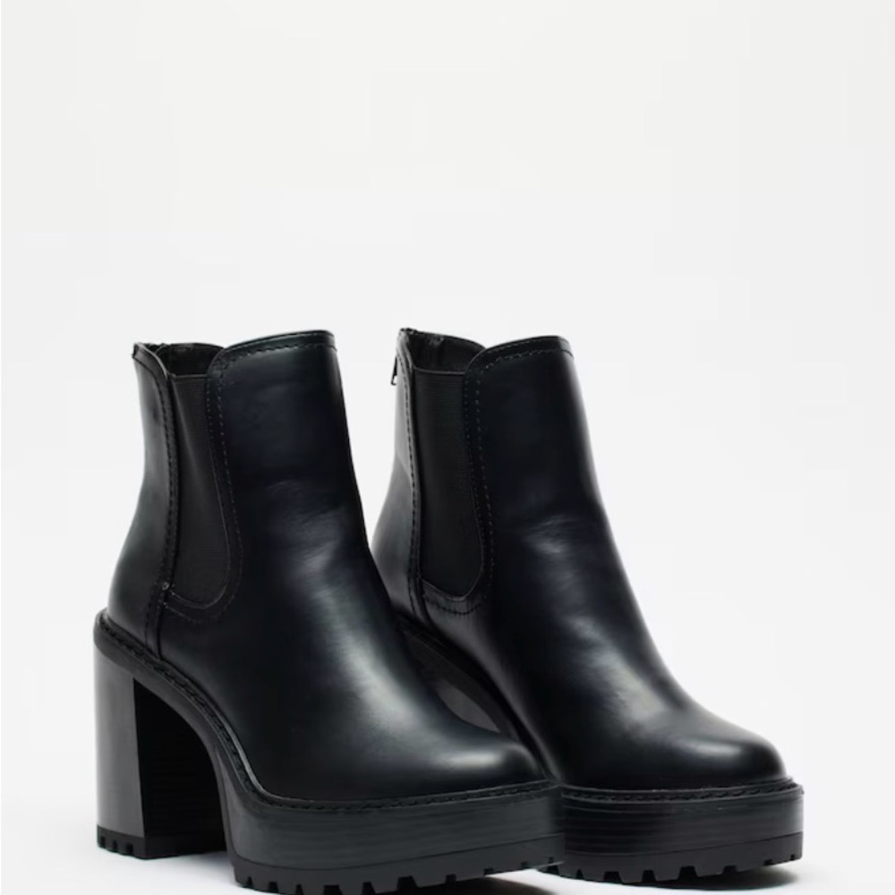 Steve Madden Black Chunky Heel Ankle Boots